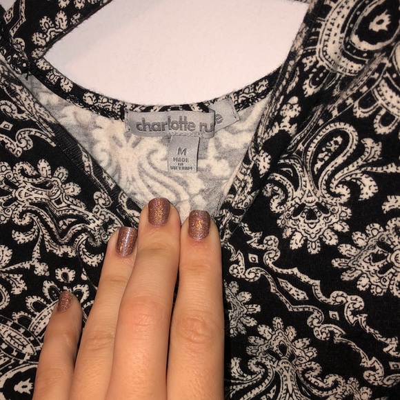 Black and White Patterned Long Sleeve Top - Picture 3 of 4